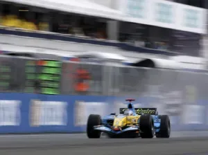 Alonso liderando el GP de Hungría, antes de su abandono